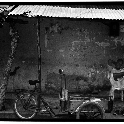 "San Bernardo del Viento # 19" de la serie "San Bernardo del Viento" / Técnica: fotografía análoga. Película: Kodak Tmax 400 / Dimensiones de la obra: cm.
