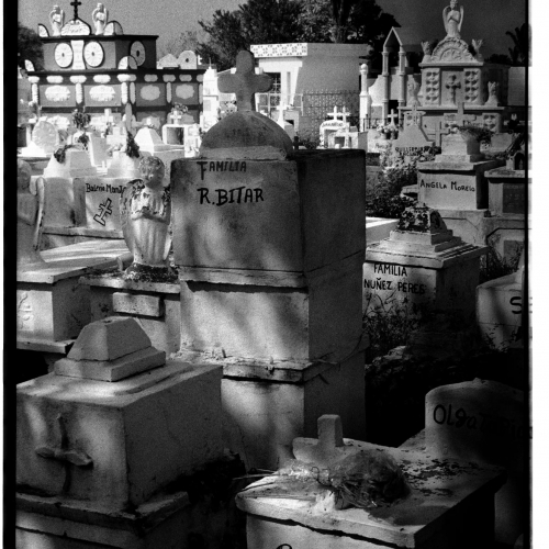 "San Bernardo del Viento # 40" de la serie "San Bernardo del Viento" / Técnica: fotografía análoga. Película: Ilford Pan 400 / Dimensiones de la obra: cm.
