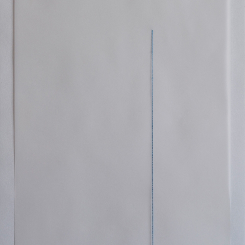 "Estado de calle. Primera parte, pieza # 8" / Técnica: tapabocas desmembrado y bordado sobre papel / Dimensiones de la obra: 24 x 33,5 cm. Sin enmarcar.