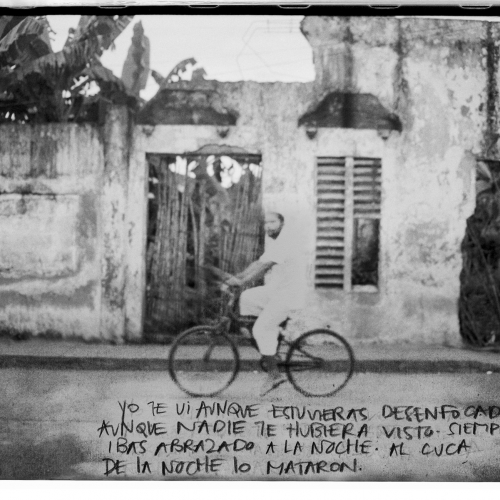 "La pared del Viento # 15" / Técnica: fotografía análoga, texto, dibujo. Película: Ilford Pan 400 / Dimensiones de la obra: 20 x 30 cm.