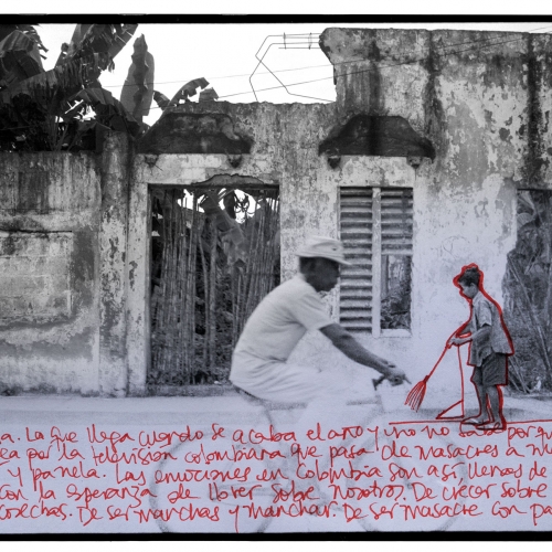 "La pared del Viento # 18" / Técnica: fotografía análoga, texto, dibujo. Película: Ilford Pan 100 / Dimensiones de la obra: 20 x 30 cm.