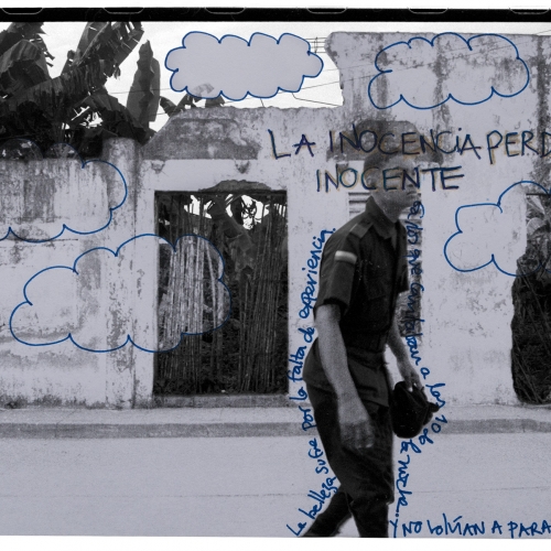 "La pared del Viento # 21" / Técnica: fotografía análoga, texto, dibujo. Película: Ilford Pan 100 / Dimensiones de la obra: 20 x 30 cm.