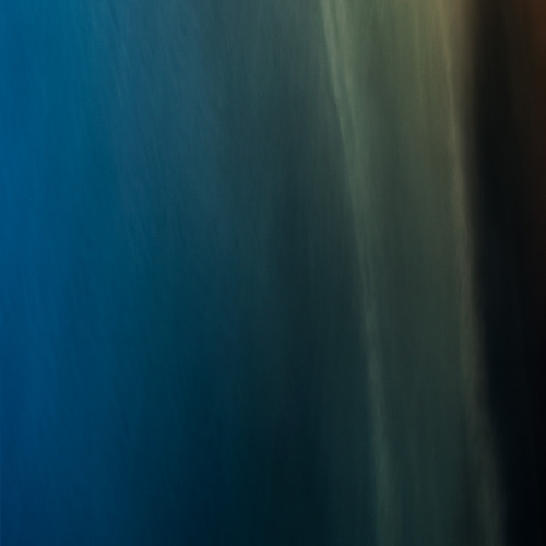 "17 trazos de lo que pudo ser un paisaje # 7" de la serie "17 trazos de lo que pudo ser un paisaje" / Técnica: fotografía análoga, fotografía digital y composición-pintura digital / Dimensiones de la obra: 100 x 65 cm.